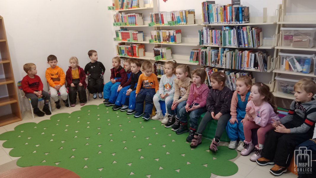 Biblioteka Gorlice, Starszaki słuchają o wyprawce